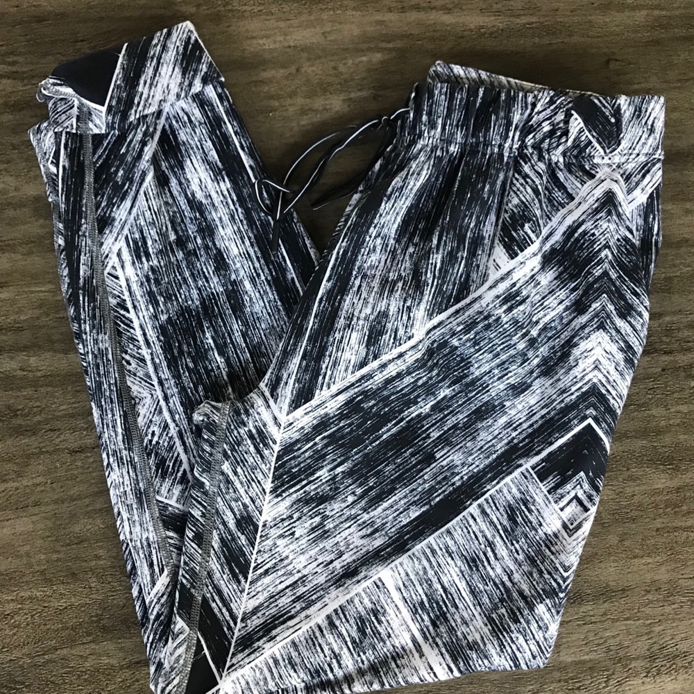 Lululemon On the Fly Pant